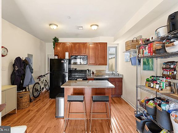 3rd image of 1826 W Norris St