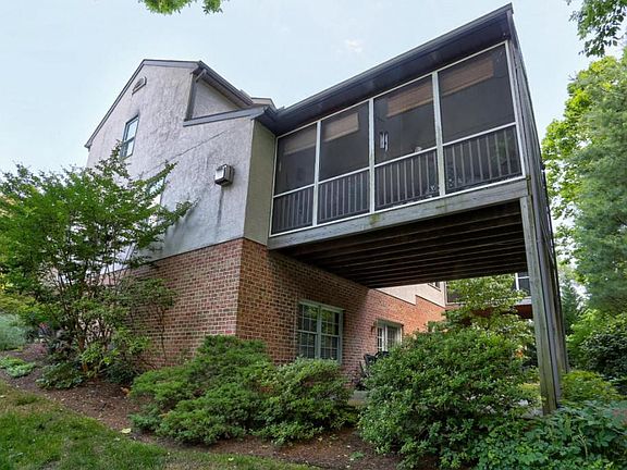 4th image of 514 Thorngate Pl