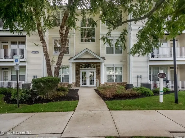 357 Saint Andrews Pl, Englishtown, NJ 07726