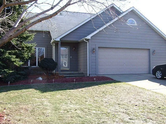 6539 Hudson Ave photo 1
