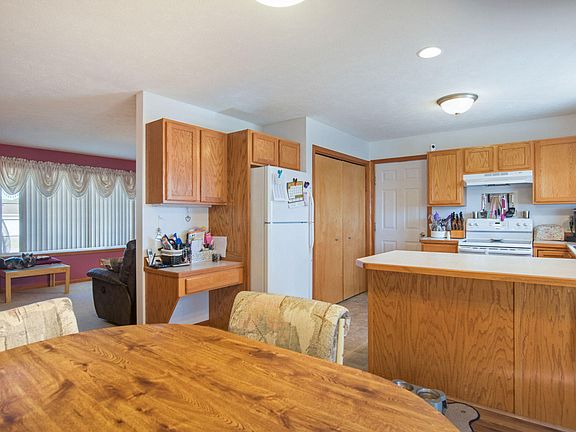 5th image of 1754 Oriole Dr