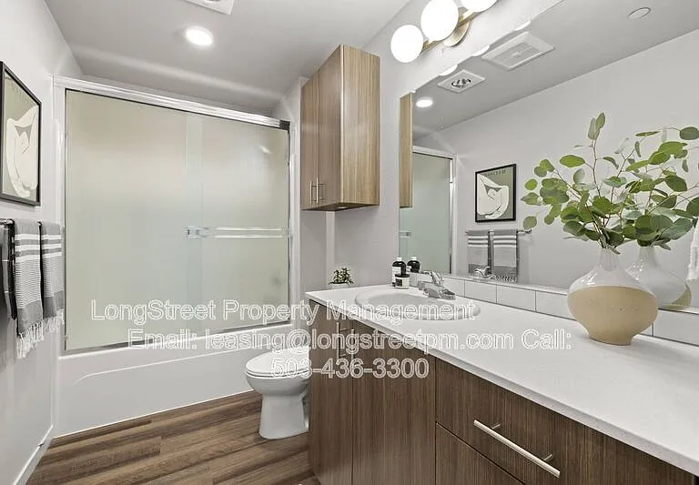 4064 N Mississippi Ave #205 — Photo 6
