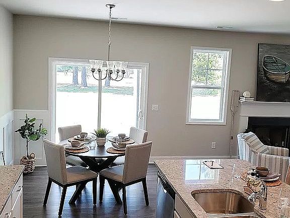 4th image of 1111 Pelican Dr