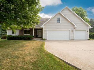 1530 Hayden Dr, Oshkosh, WI 54904