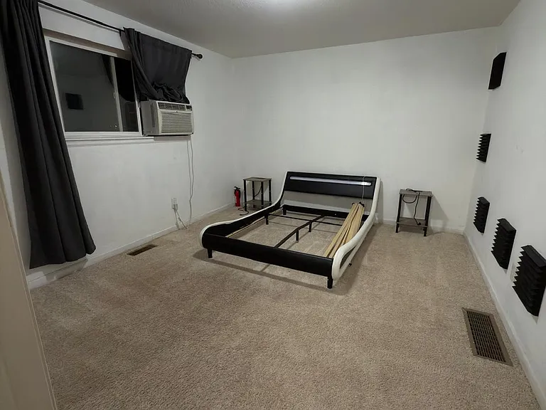 5484 Monaco St — Photo 6
