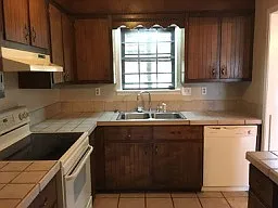 301 Jane Rd - Main — Photo 3
