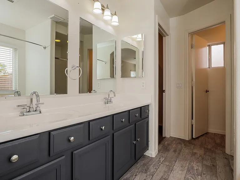 2214 E Aire Libre Ave — Photo 10