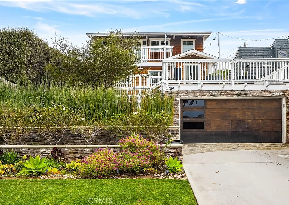 2520 Cliff Dr