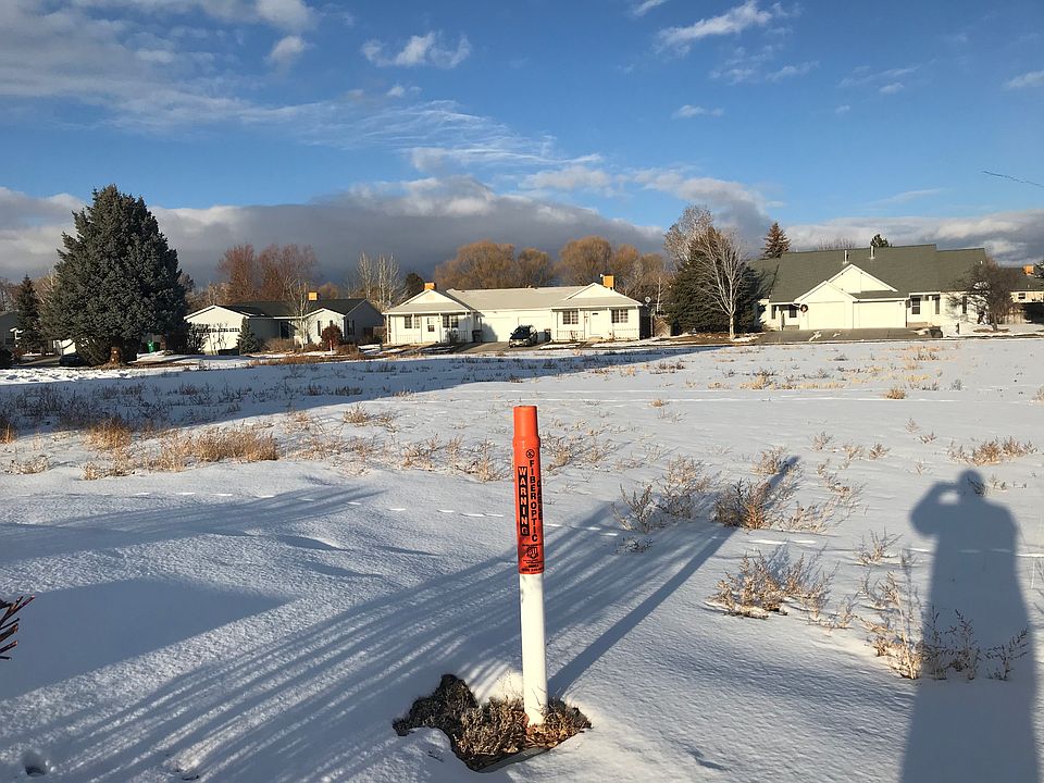 1st image of Whitehouse Dr. And Cirque Way
