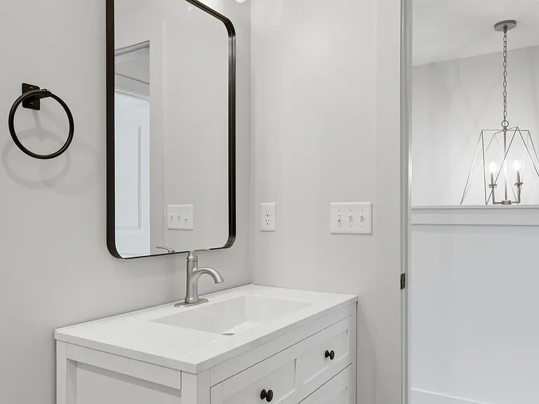 104 Norman Ln #100 — Photo 8