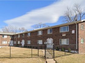 8534-38 North Broadway