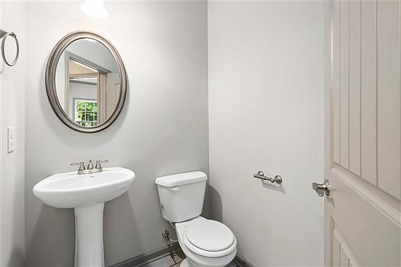 3rd image of 1156 Belvoir Ln
