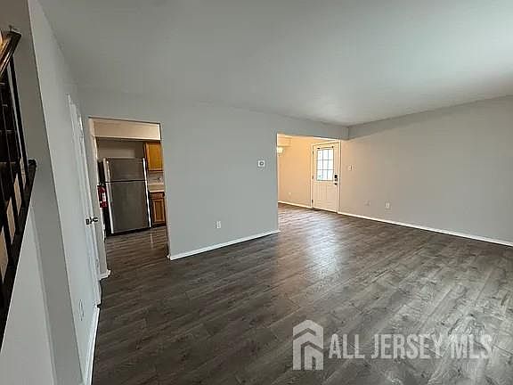 1st image of 21 Lennox Ct
