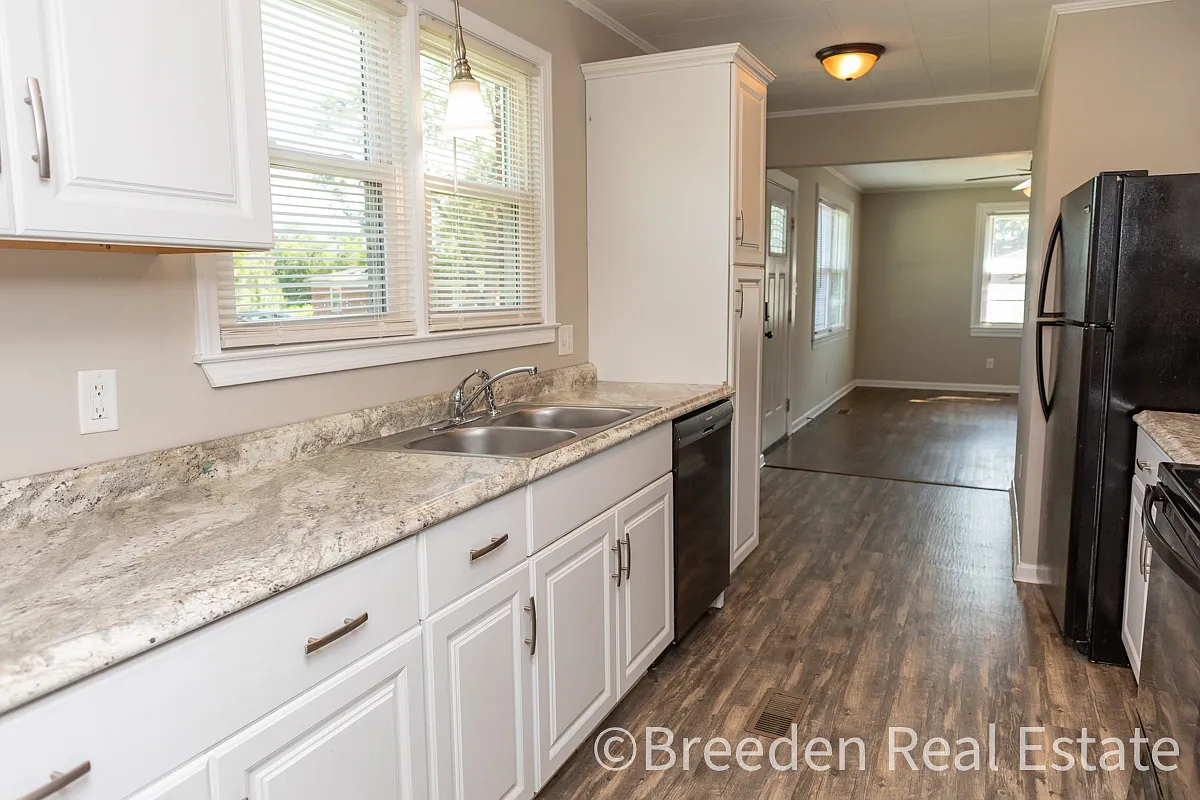 030-02: 1096 Elm Circle - 1 — Photo 4