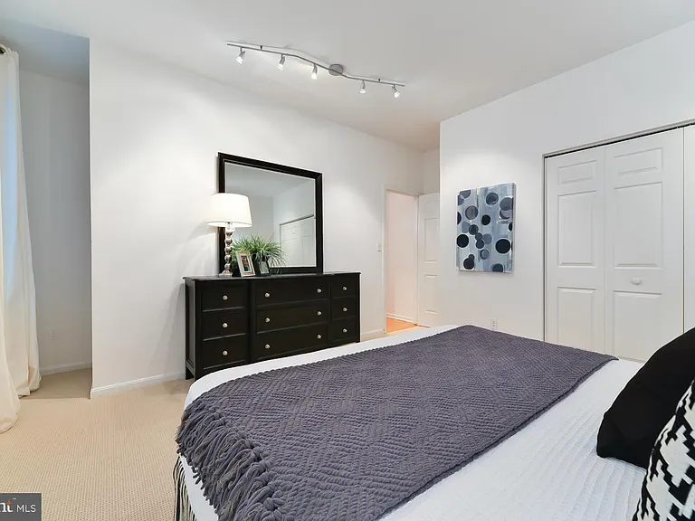 1843 Mintwood Pl NW #102 — Photo 6