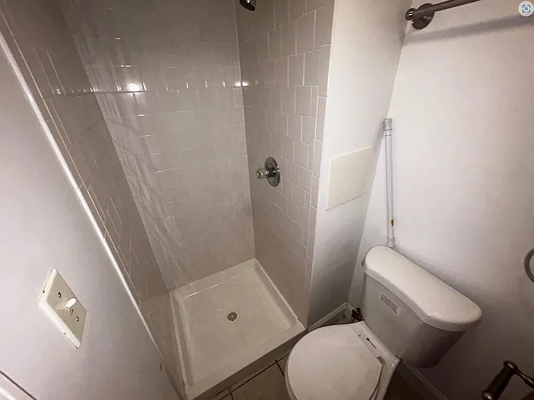 830 Montpelier St — Photo 25