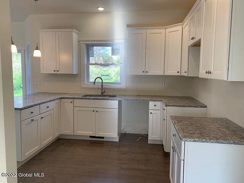 3rd image of 22 Woodland Drive