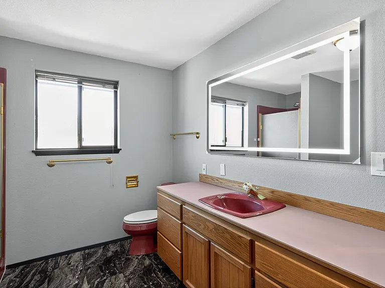 912 Algona Blvd N #A — Photo 23