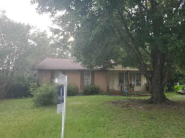 109 Gatlin Dr, Hopkins, SC 29061