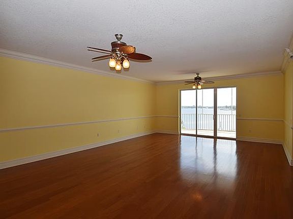 5th image of 1160 Sw Chapman Way Unit 208