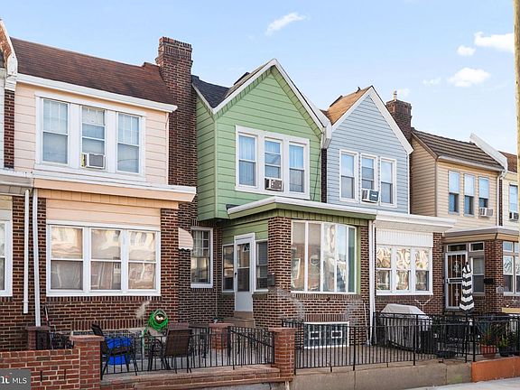 2nd image of 854 E Sanger St