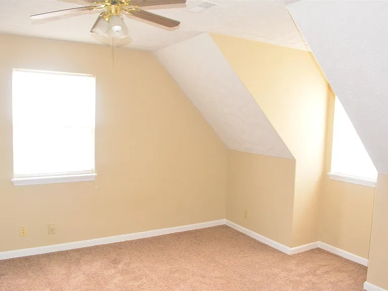Carneal Ln — Photo 8