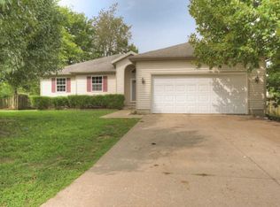 2030 Bluebird Dr, Webb City, MO 64870