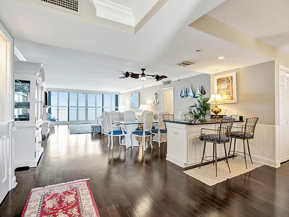 4th image of 100 Beach Rd APT 903