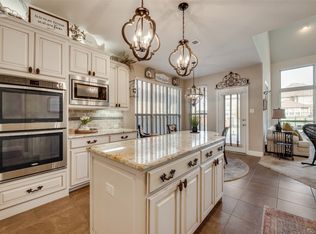 1034 Finsbury Ln, Forney, TX 75126
