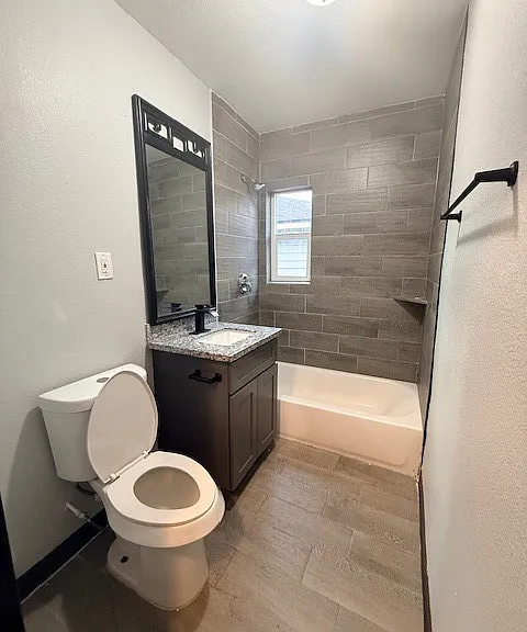 7210 Dahlia St — Photo 103