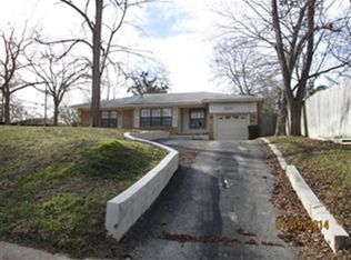 2210 Garden Valley Rd, Tyler, TX 75702