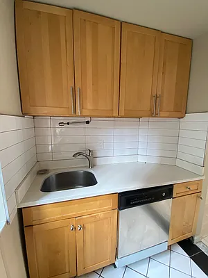 Rented by Bahar Management | media 17