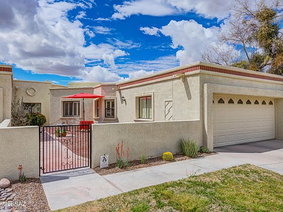 2nd image of 9949 N Calle Loma Linda