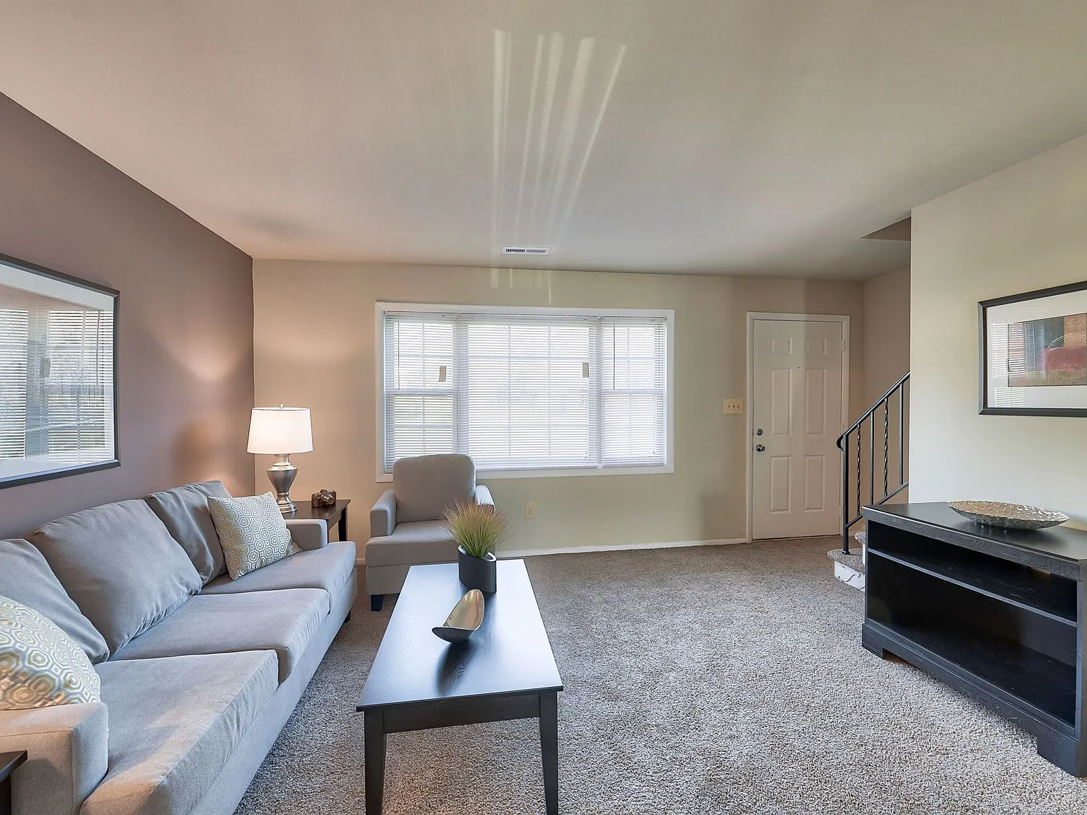 Jamestowne Apartments — Photo 3