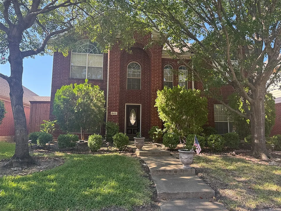 442 Trinity Dr