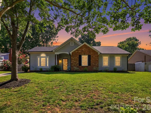 14848 Rothwell Dr, Mint Hill, NC 28227