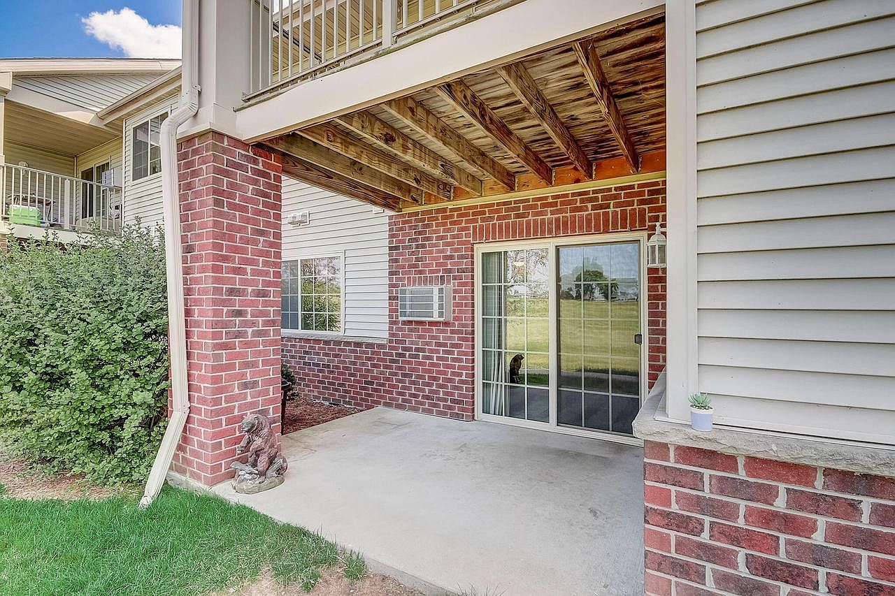 W1062 Marietta AVENUE UNIT 305, Ixonia, WI 53036 Zillow