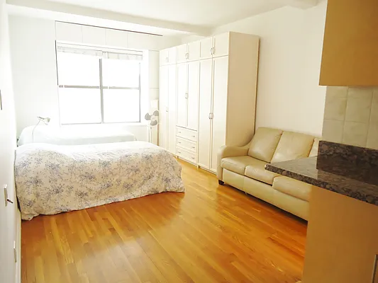 Sold by Mallan Real Estate Inc | media 13