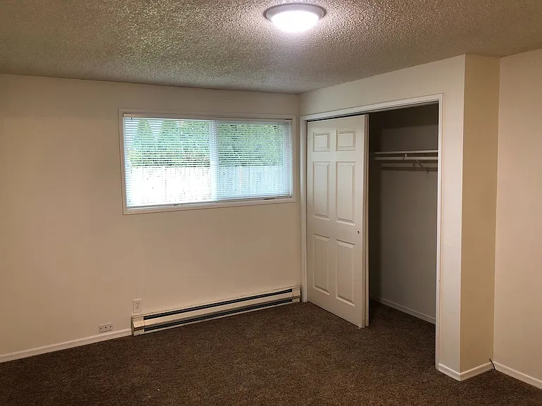 Three Bedroom Duplex in South East Salem — Photo 13