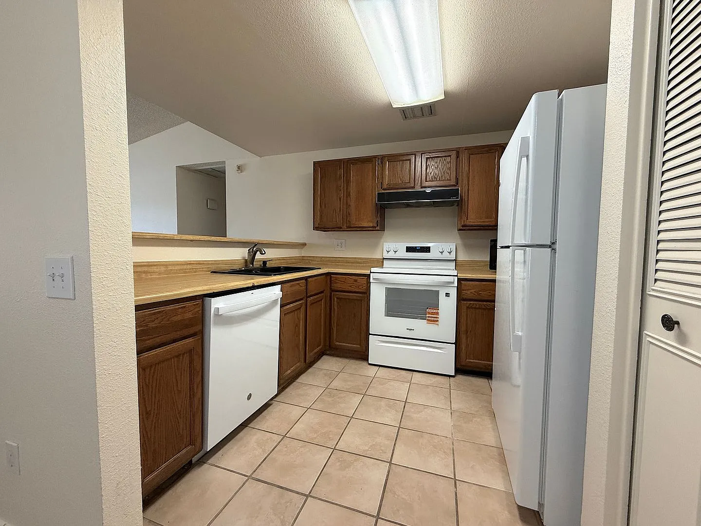 3-BD, 2-BA Single Family House in Chandler! — Photo 4