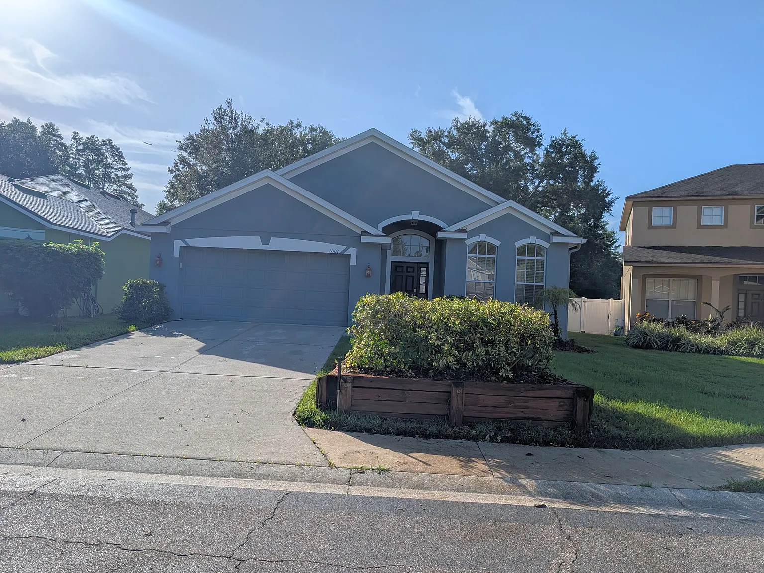 4 bed, 2000 sqft, $3,000 — Photo 1