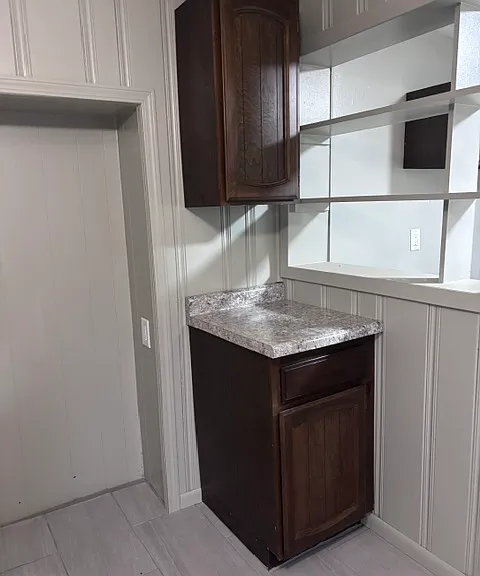 304 Livingston Ave — Photo 2