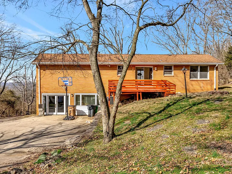 6469 Fleetwood Dr — Photo 29
