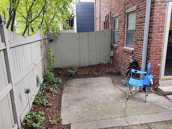 Patio for 816 Broadway (shared with 634 Arch St. Apartment)