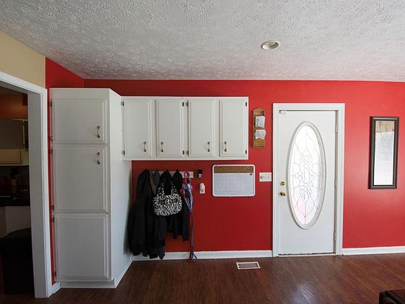 4th image of 8910 Hagner Dr