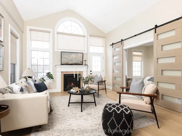 2 Leeds Ct, Bracebridge, ON P1L 0B7