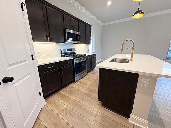 4th image of 6690 Arbor Way