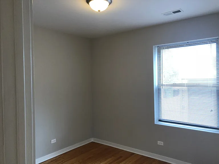 6700-04 N Artesian Ave — Photo 7