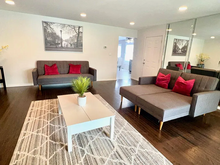 273 W Kimbell Ave — Photo 1