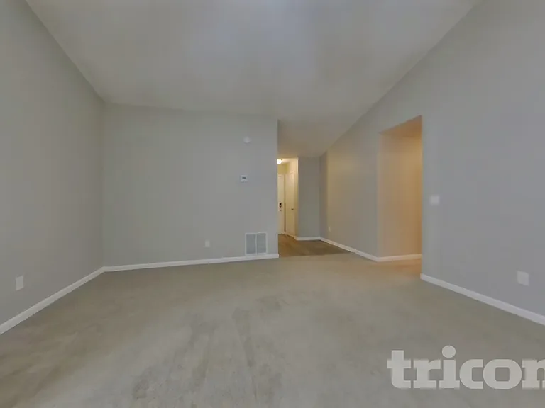 4486 Lindsey Dr — Photo 2